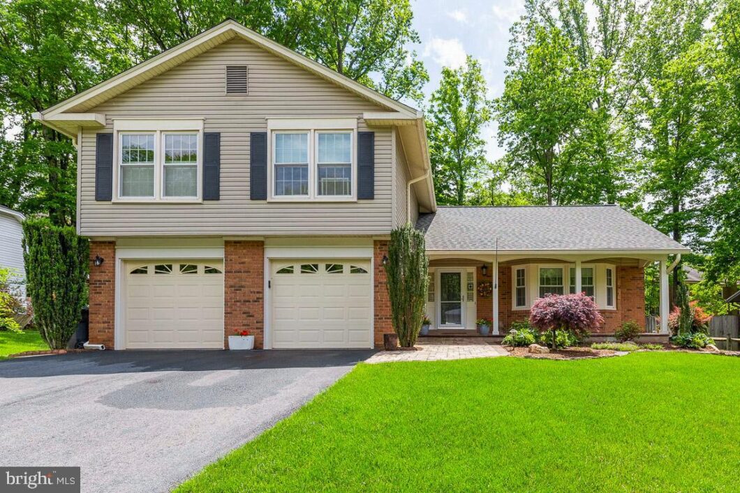 9005 Arley Dr Springfield, VA 22153 1 VAFX2064792