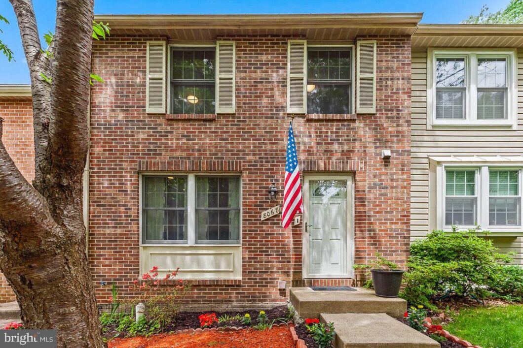 8068 Donegal Ln, Springfield, VA 22153 1 VAFX2071762