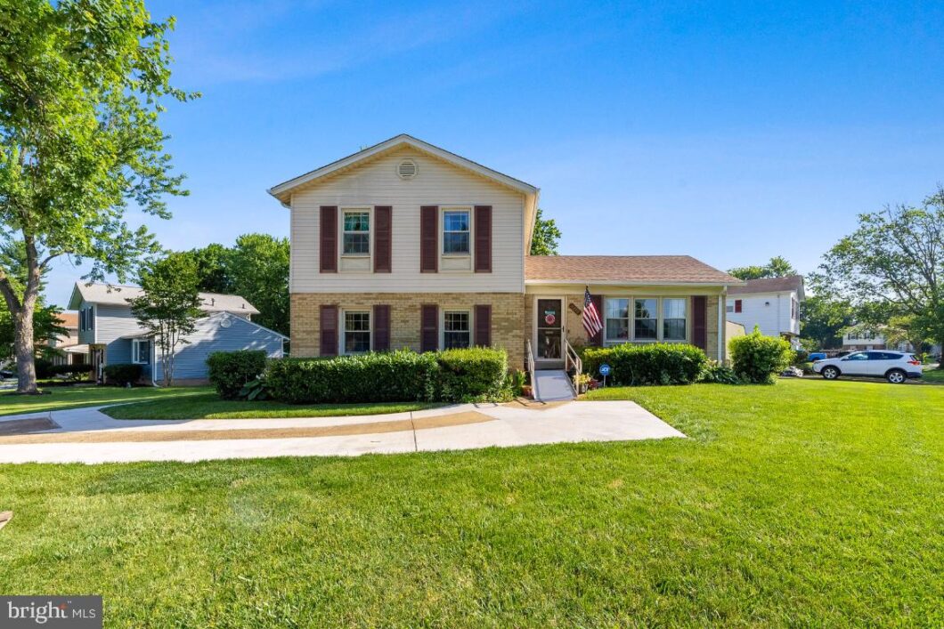 8275 Highland St Manassas, VA 20110 1 VAPW2028674