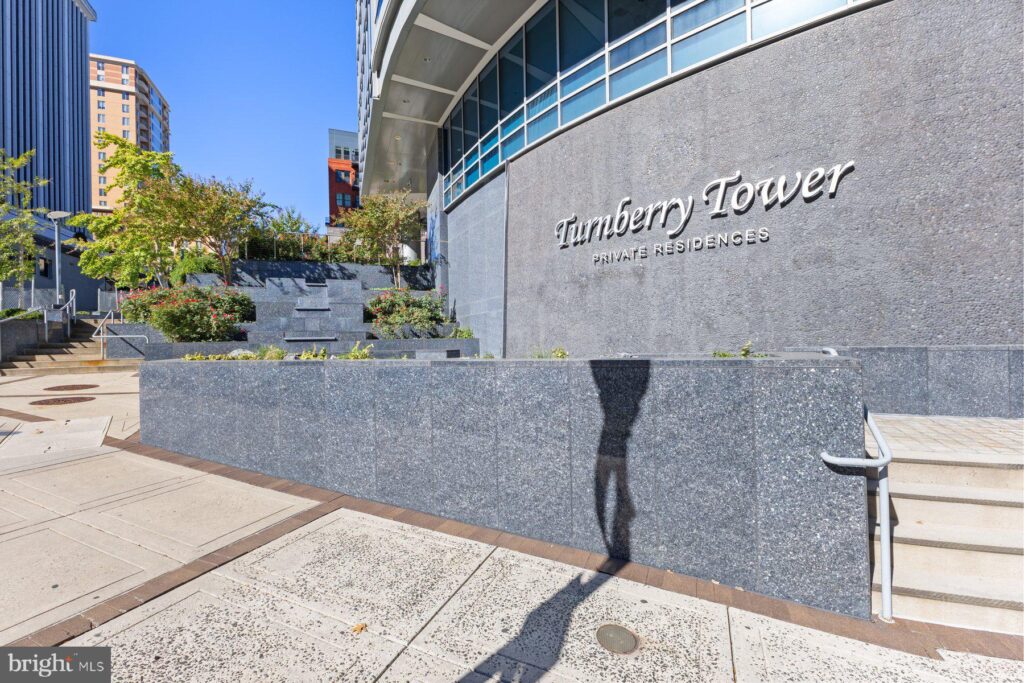 Why Turnberry Tower is Luxury Living 